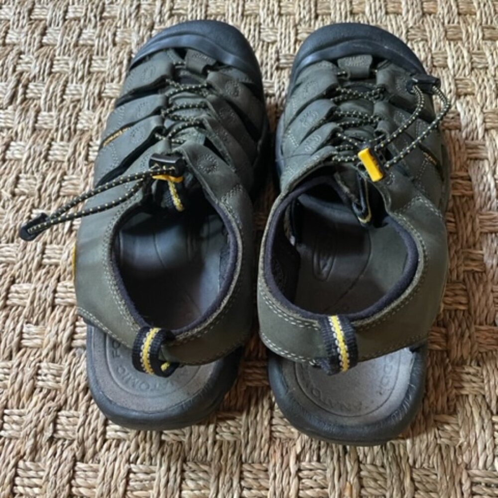 KEEN Men's Newport Closed Toe Leather Sandals in Olive - Picture 5 of 7